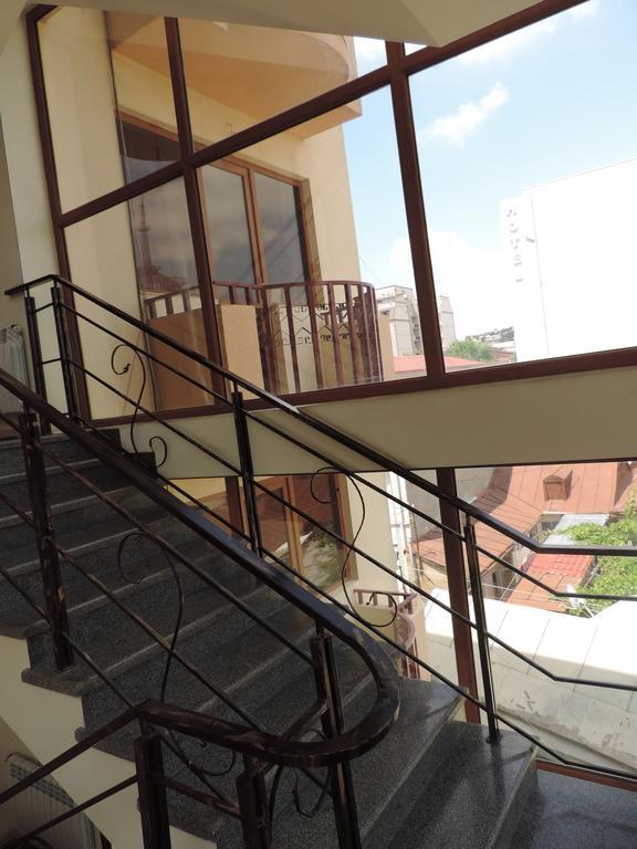 Begi Hotel Tbilisi Exteriör bild