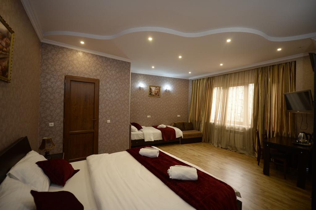Begi Hotel Tbilisi Rum bild