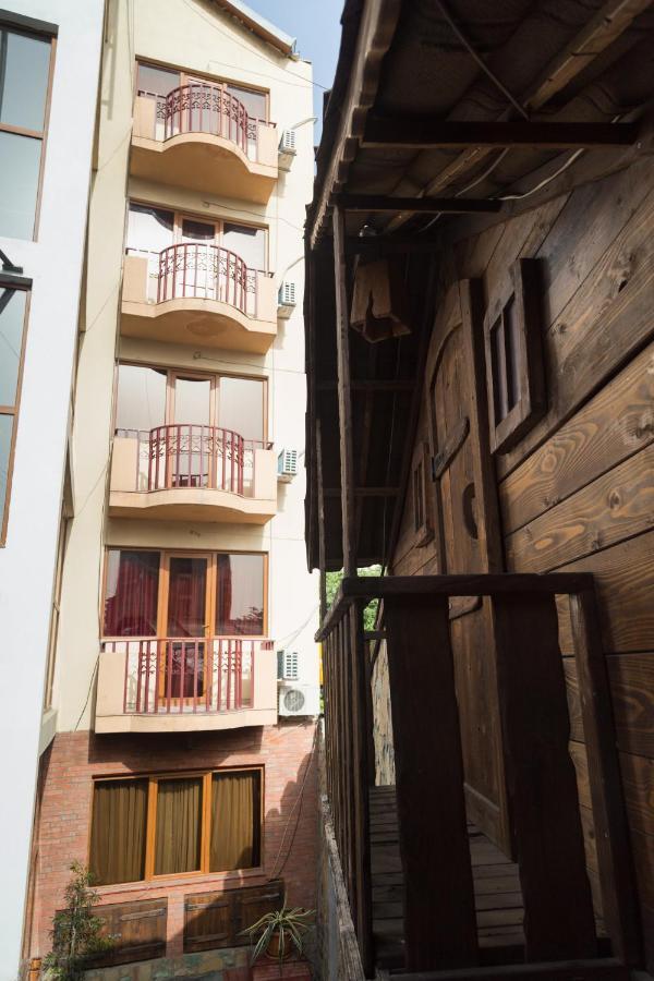 Begi Hotel Tbilisi Exteriör bild